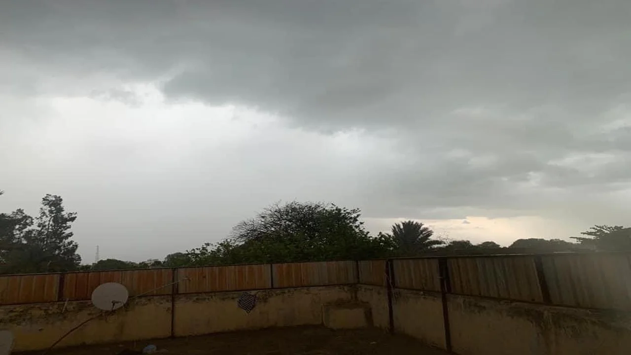 تحذيرات من الأرصاد السودانية: أمطار ورياح وغبار في عدة ولايات